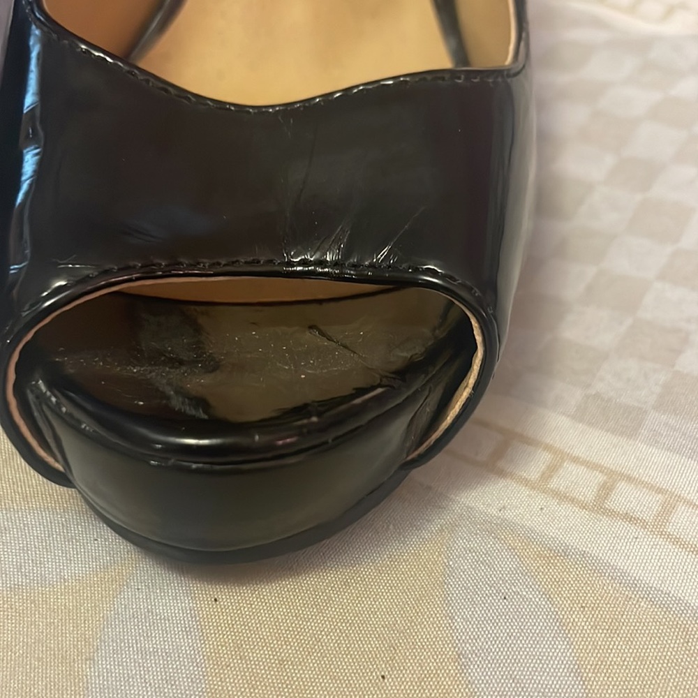 Woman’s heels - Picture 2 of 5